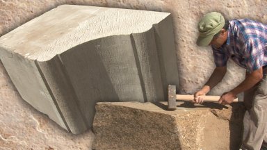 Talla de la piedra a golpe de cincel para crear un canete. Uso de técnicas tradicionales y modernas